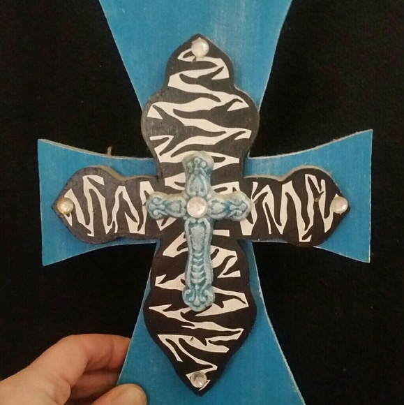 Cross decor - Picture 1 of 3